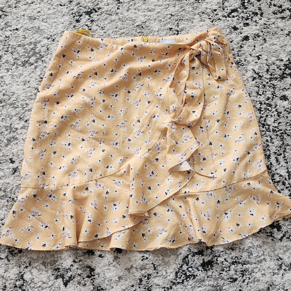 Princess Poly Wrap Skirt Yellow Floral Womens Size 4 Cottage Core Coquette